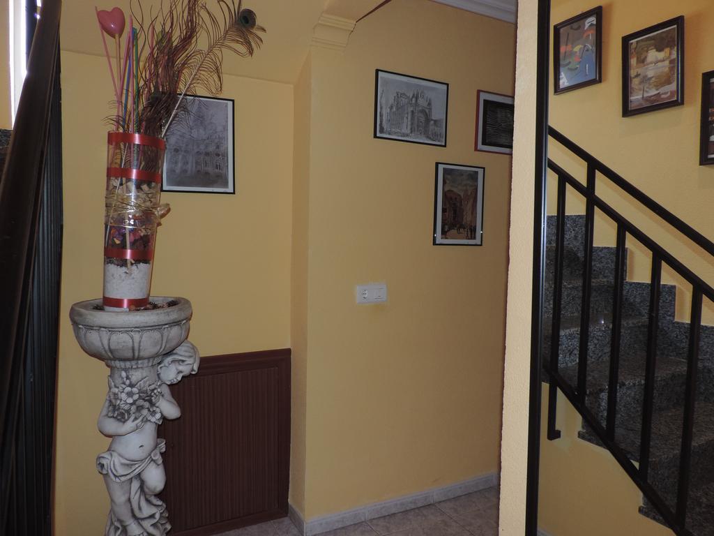 Hostal Sali Pelabravo Exterior photo