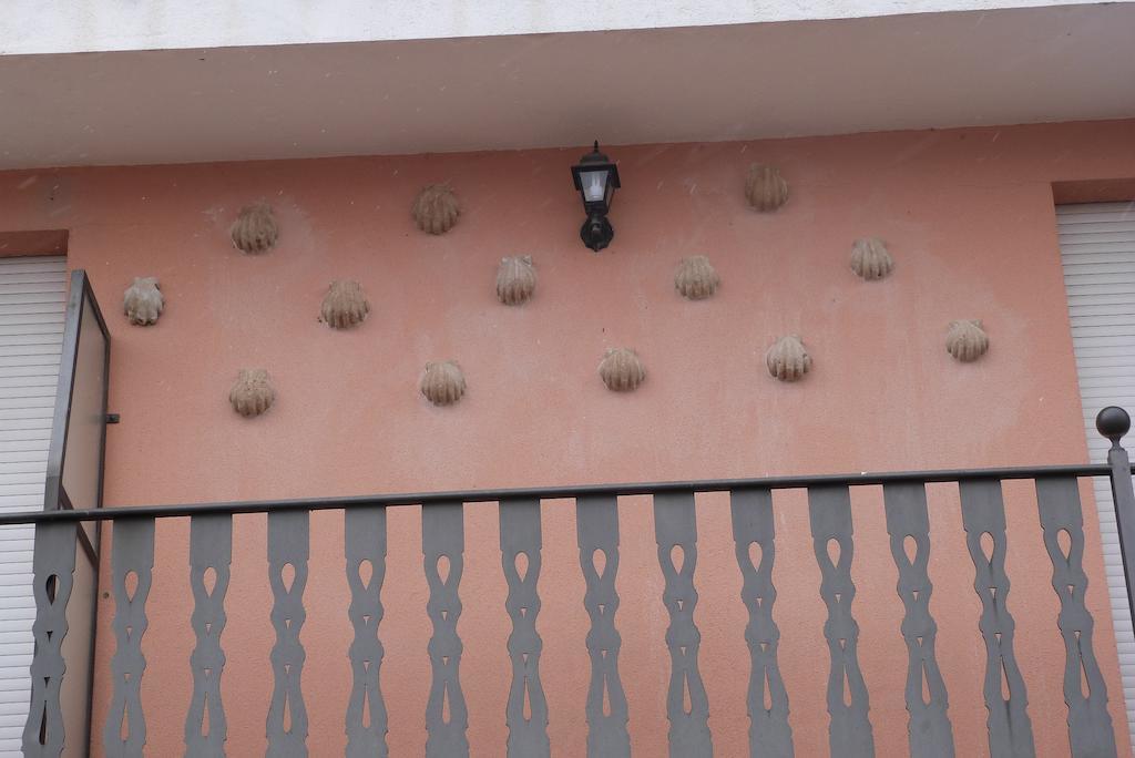 Hostal Sali Pelabravo Exterior photo