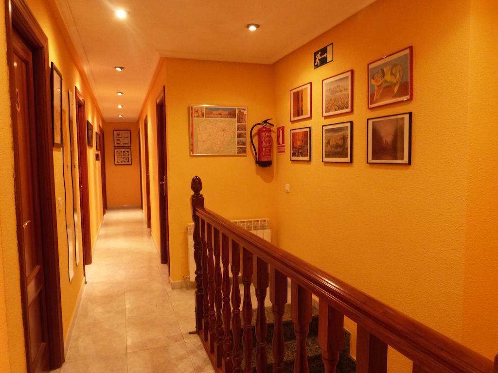 Hostal Sali Pelabravo Exterior photo