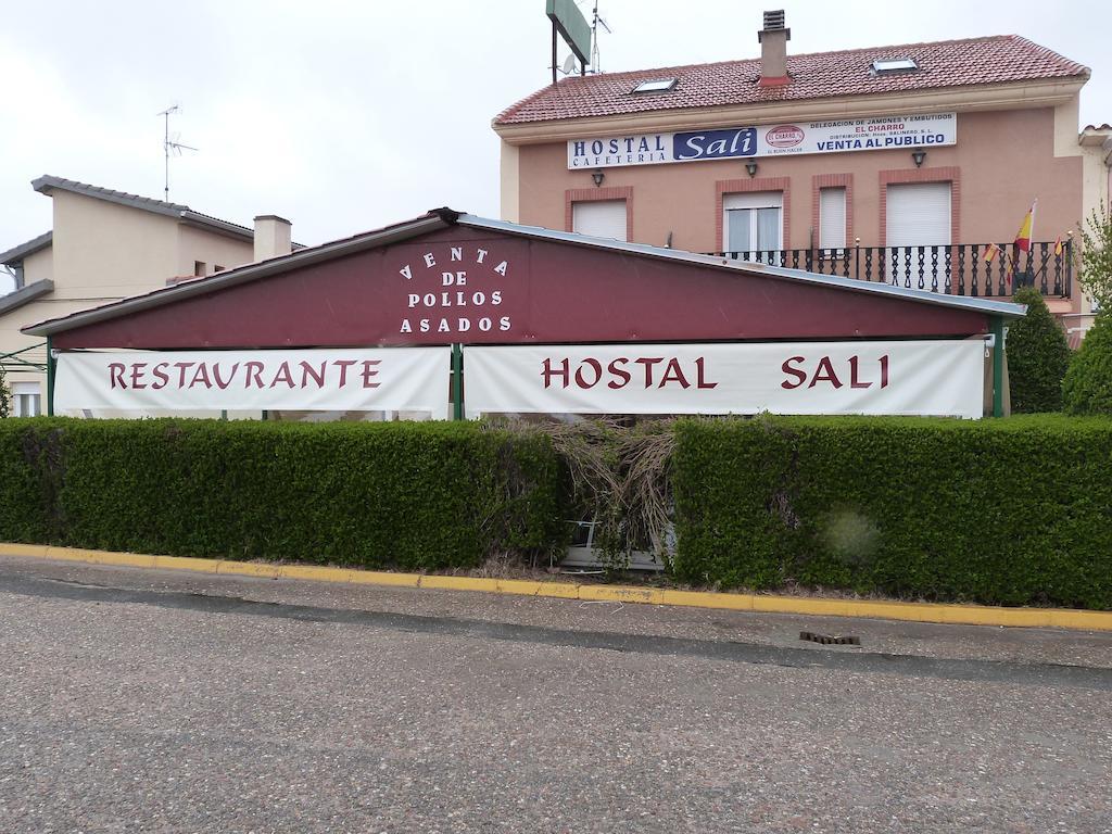 Hostal Sali Pelabravo Exterior photo