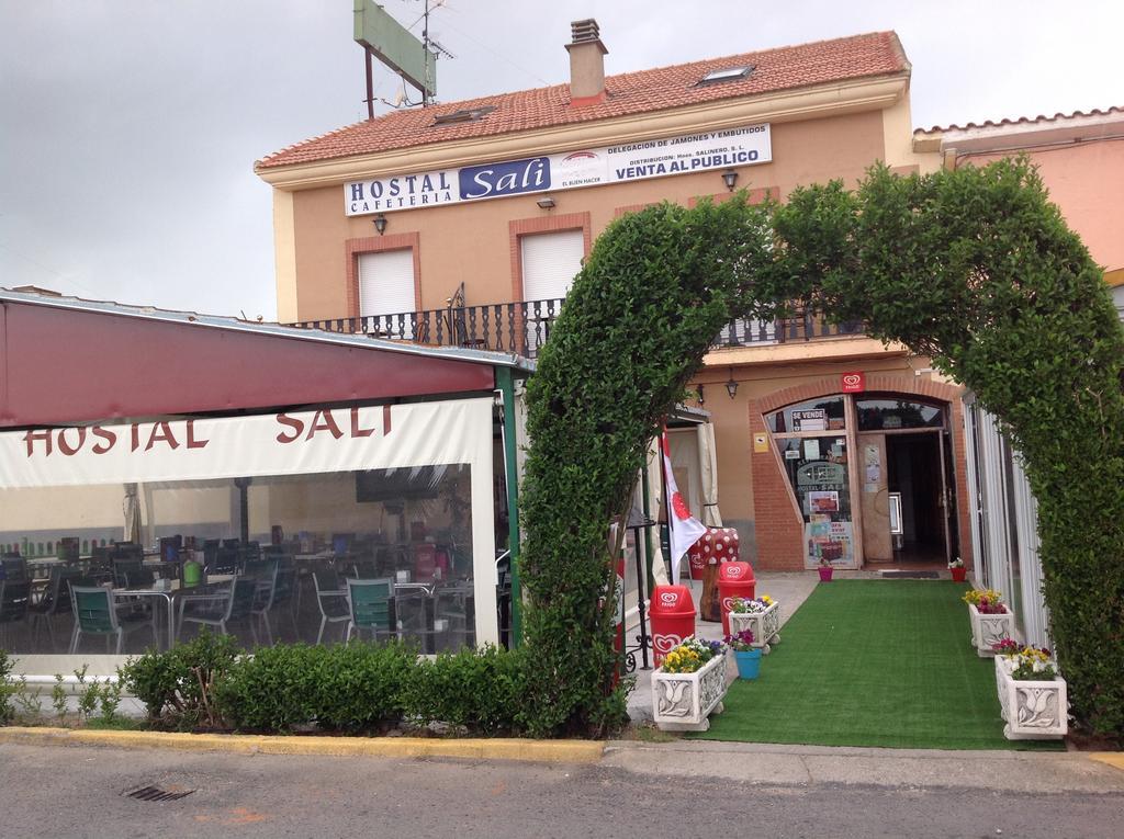 Hostal Sali Pelabravo Exterior photo